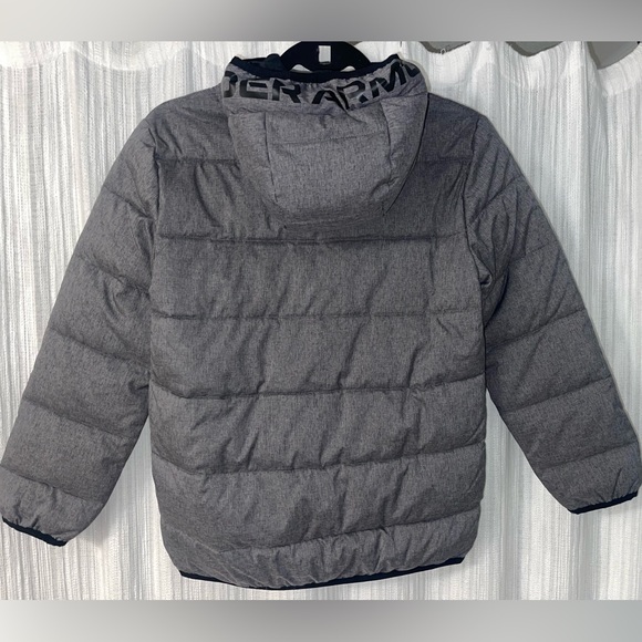 Like new! Under Armour Charcoal Grey Boys’ Puffer Jacket! - Picture 8 of 8